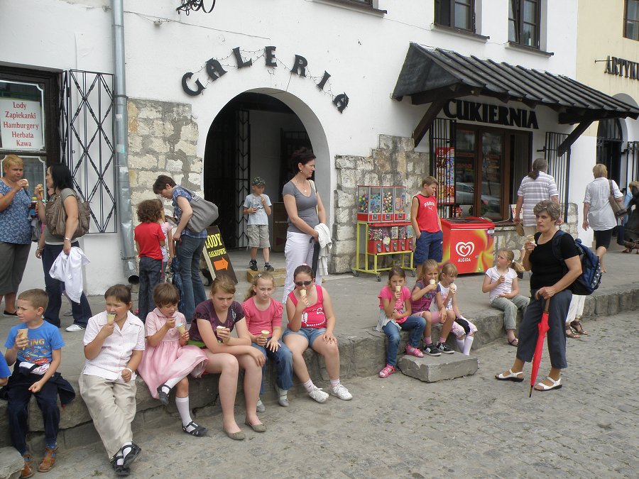 Pielgrzymka Dzieci I-Kom. do Wąwolnicy 2011-06-18