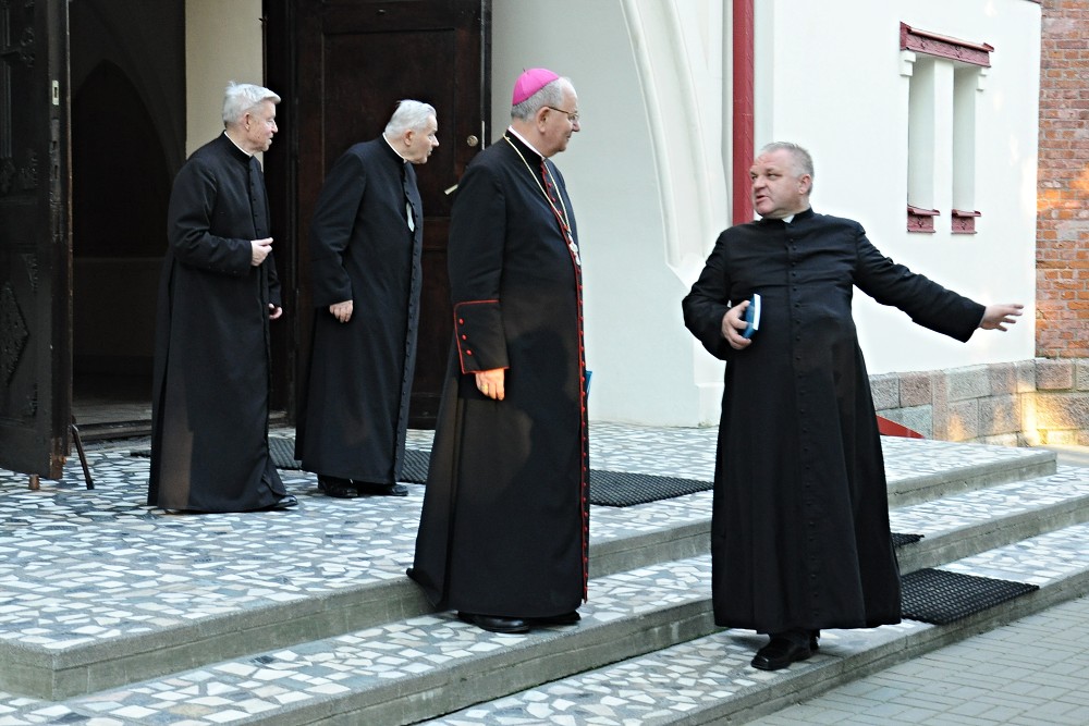 img00084.jpg