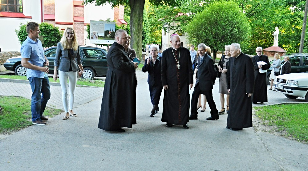 img00090.jpg