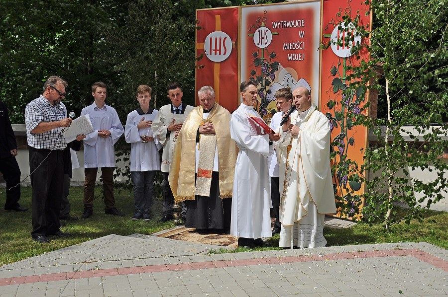 img00107.jpg