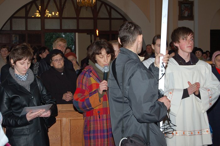 Droga Krzyżowa ulicami Klementowic_2010-03-26