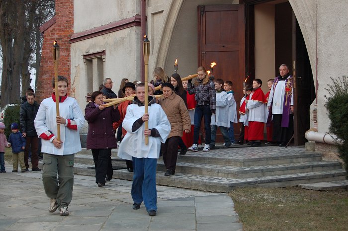 Droga Krzyżowa ulicami Klementowic_2010-03-26