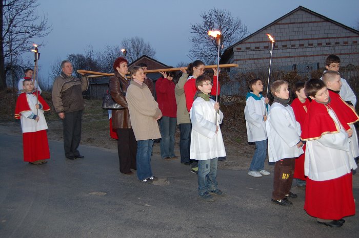 Droga Krzyżowa ulicami Klementowic_2010-03-26