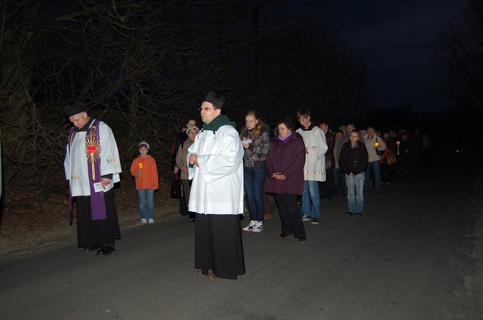 Droga Krzyżowa ulicami Klementowic_2010-03-26