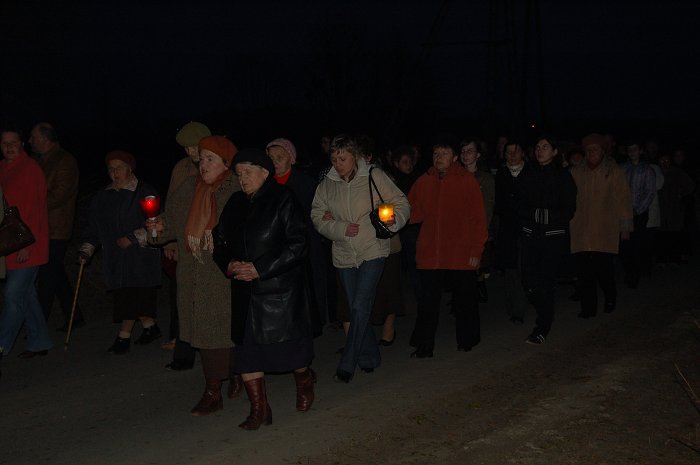 Droga Krzyżowa ulicami Klementowic_2010-03-26