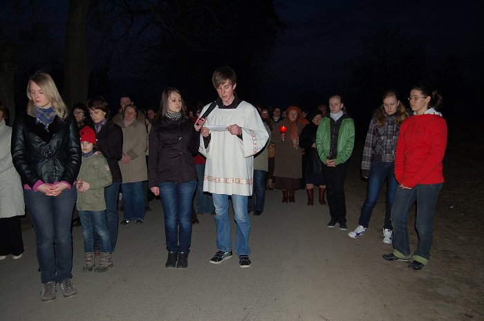 Droga Krzyżowa ulicami Klementowic_2010-03-26