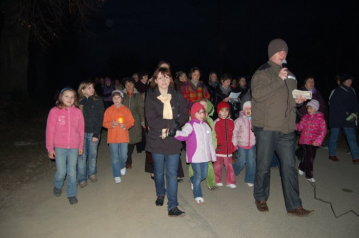 Droga Krzyżowa ulicami Klementowic_2010-03-26