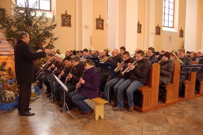 Kol�dy gra Orkiestra D�ta z Kurowa_2009.01.11