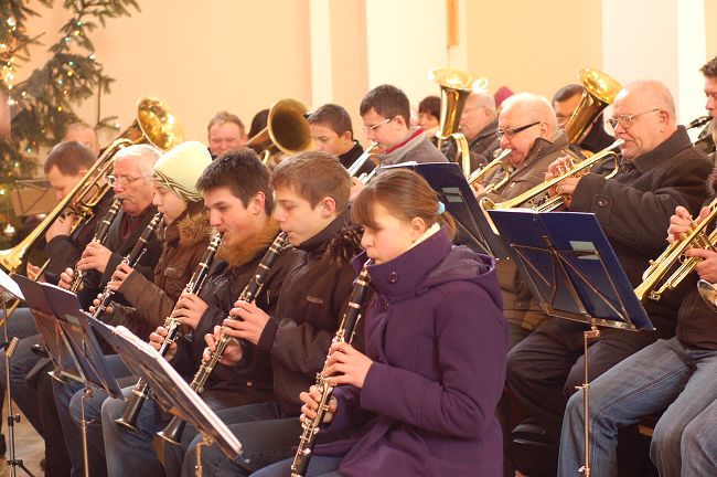 Kol�dy gra Orkiestra D�ta z Kurowa_2009.01.11