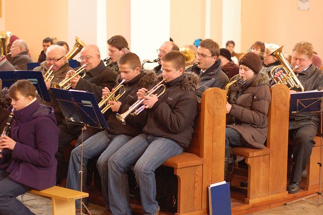 Kol�dy gra Orkiestra D�ta z Kurowa_2009.01.11